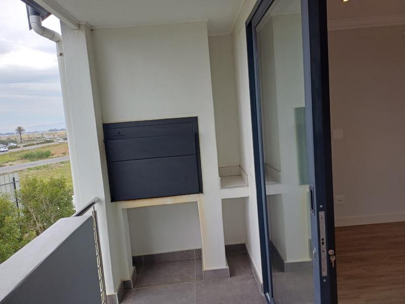 To Let 2 Bedroom Property for Rent in Somerset West Western Cape